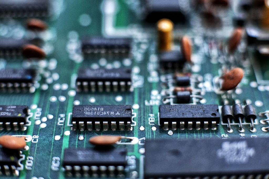 Neural processing chip with glowing synaptic connections